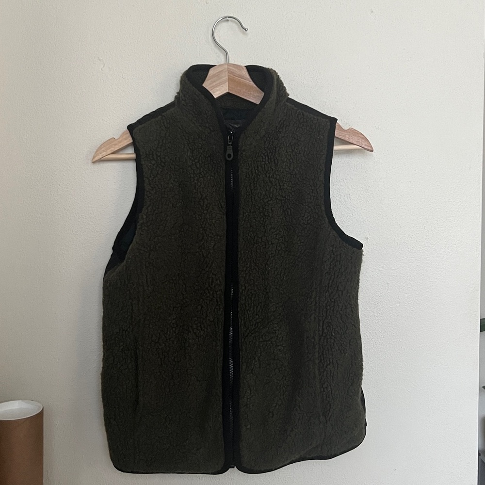 banana republic green vest